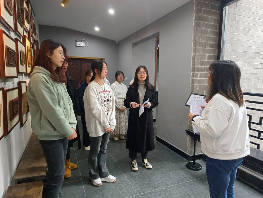 b8fc83127e12e94f43ed63e78d07733